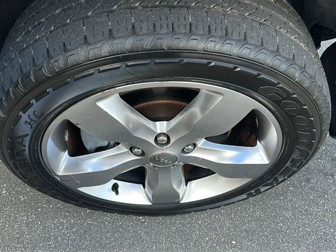 Used 2012 Jeep Grand Cherokee Overland AWD/4WD image 32