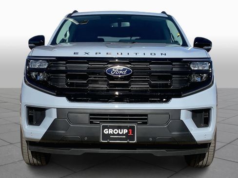 New 2025 Ford Expedition Active image 3