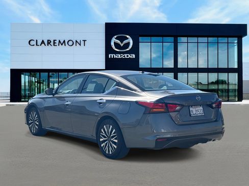 Used 2024 Nissan Altima 2.5 SV image 6