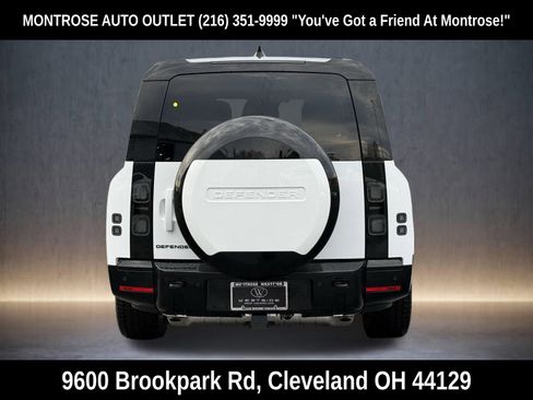 New 2026 Land Rover Defender 130 X-Dynamic SE image 4