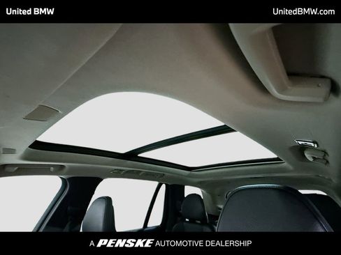 Used 2017 Volvo XC90 T6 Momentum w/ Vision Package image 12