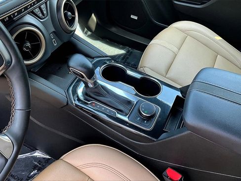 Certified 2023 Chevrolet Blazer Premier w/ Enhanced Convenience Package image 16