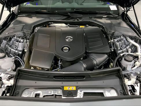 Used 2025 Mercedes-Benz C 300 Sedan image 31