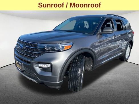 Used 2022 Ford Explorer XLT w/ Equipment Group 202A image 5