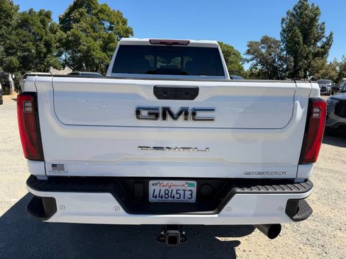 Used 2024 GMC Sierra 3500 Denali Ultimate AWD/4WD image 4