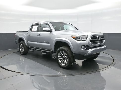 Used 2017 Toyota Tacoma Limited w/ Tow Package image 1