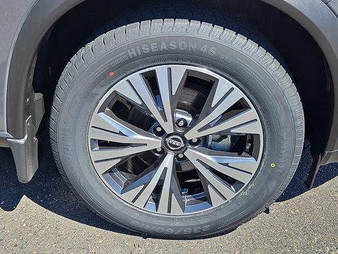 Certified 2023 Nissan Rogue SV image 8