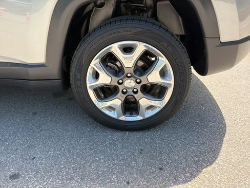 Used 2018 Jeep Compass Limited w/ Navigation Group AWD/4WD image 32