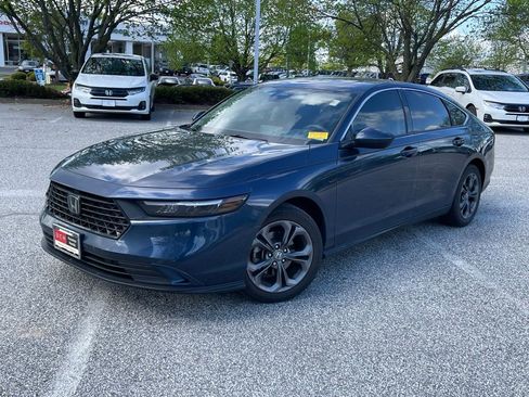 Used 2023 Honda Accord EX image 1