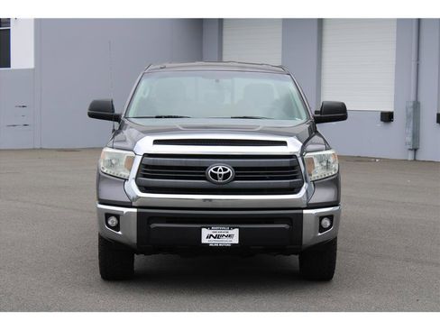 Used 2014 Toyota Tundra SR5 w/ SR5 Upgrade Package AWD/4WD image 5