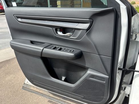 Used 2023 Honda CR-V EX image 11