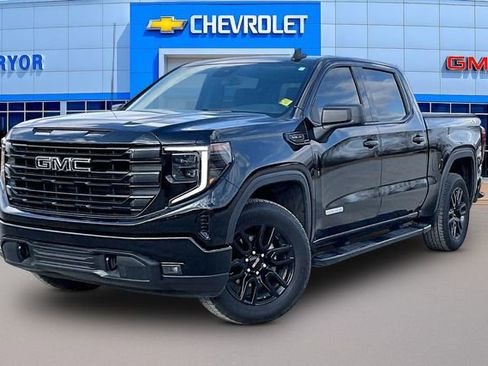 Used 2024 GMC Sierra 1500 Elevation w/ LPO, Elevation Black Package image 3