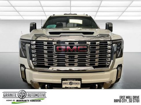 Used 2025 GMC Sierra 2500 Denali w/ Denali Reserve Package AWD/4WD image 9
