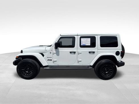 Used 2022 Jeep Wrangler Unlimited Sahara w/ LED Lighting Group AWD/4WD image 4