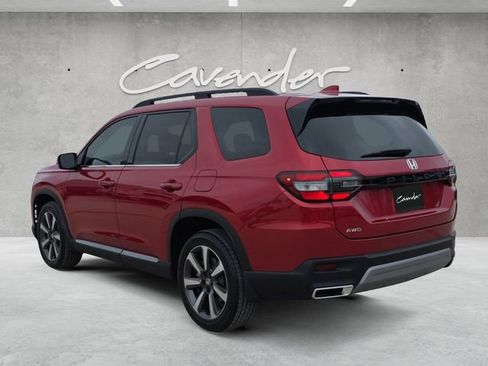 Used 2024 Honda Pilot Touring image 14