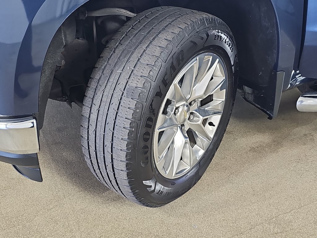 Used 2019 Chevrolet Silverado 1500 LTZ AWD/4WD image 38