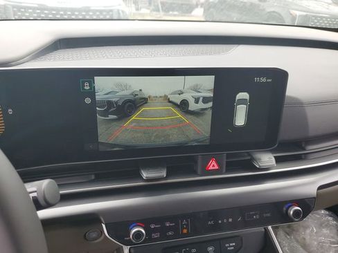 New 2026 Kia Carnival FWD image 7