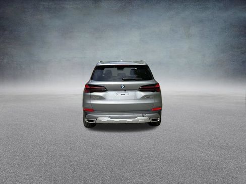 Used 2026 BMW X5 xDrive40i AWD/4WD image 9
