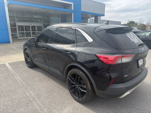 Used 2020 Ford Escape SE image 4