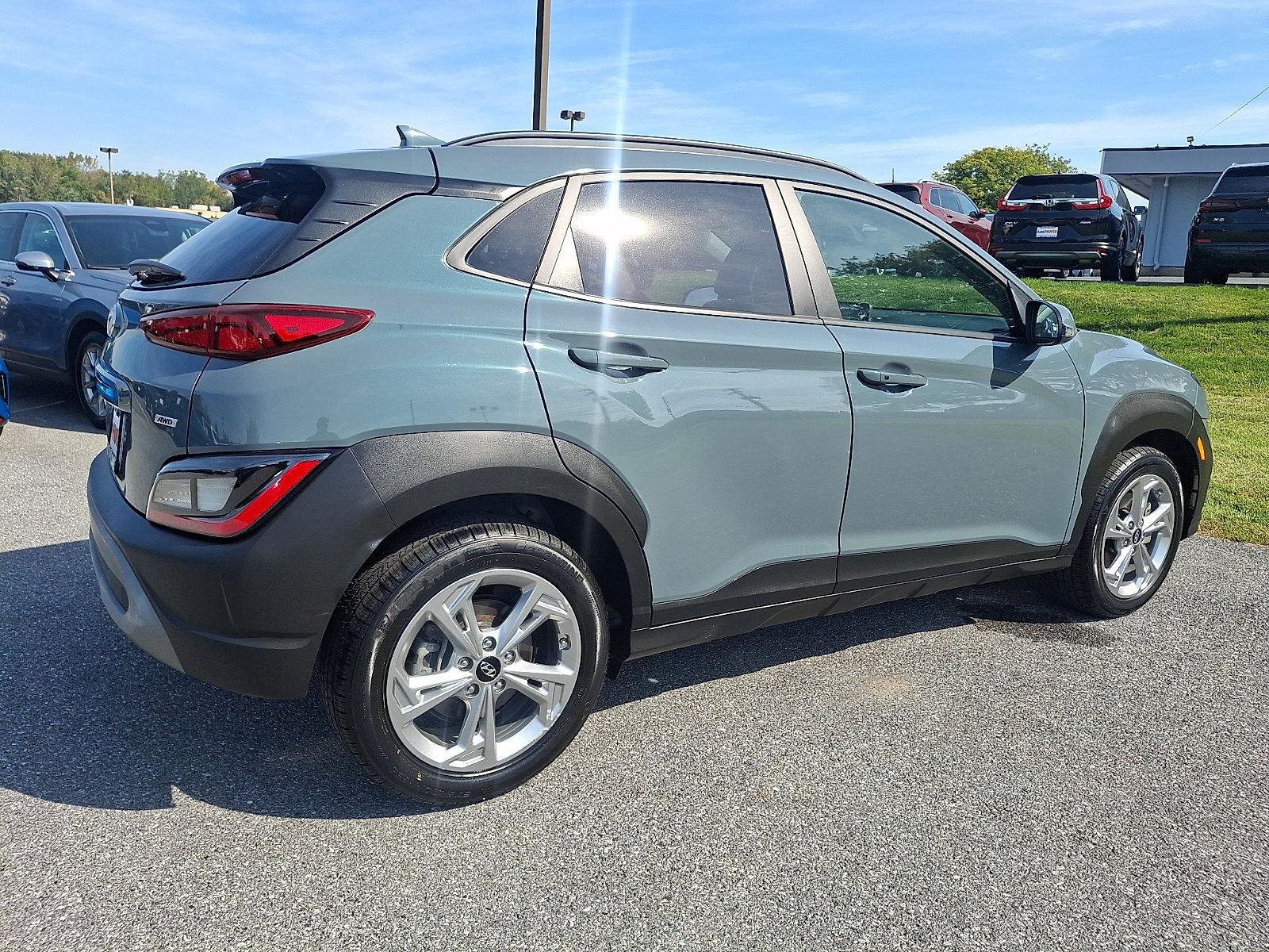 Used 2022 Hyundai Kona SEL AWD/4WD image 6
