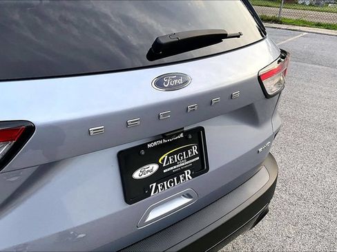 Used 2022 Ford Escape SE w/ SE Sport Appearance Package AWD/4WD image 8