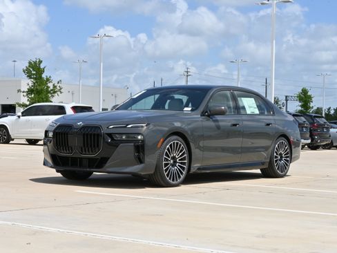 New 2026 BMW 760i xDrive AWD/4WD image 3