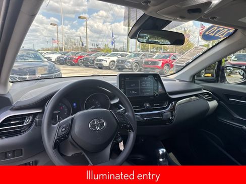 Used 2020 Toyota C-HR LE image 12