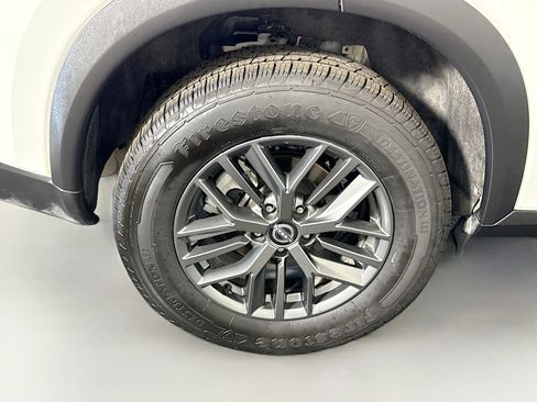 Used 2022 Nissan Rogue S image 33