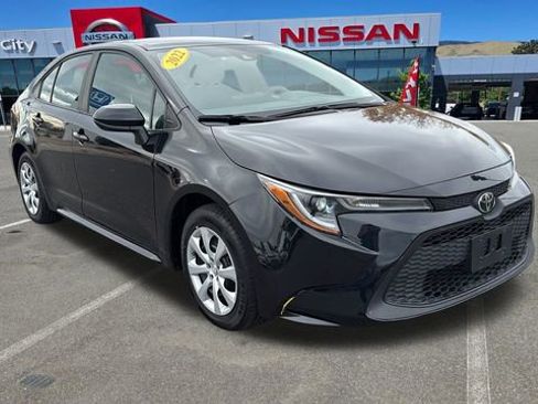 Used 2022 Toyota Corolla LE image 1