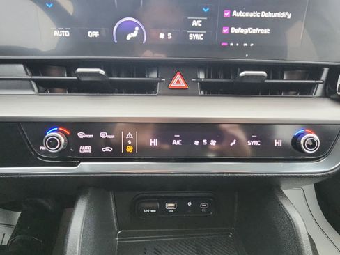 Used 2023 Kia Sportage EX image 27