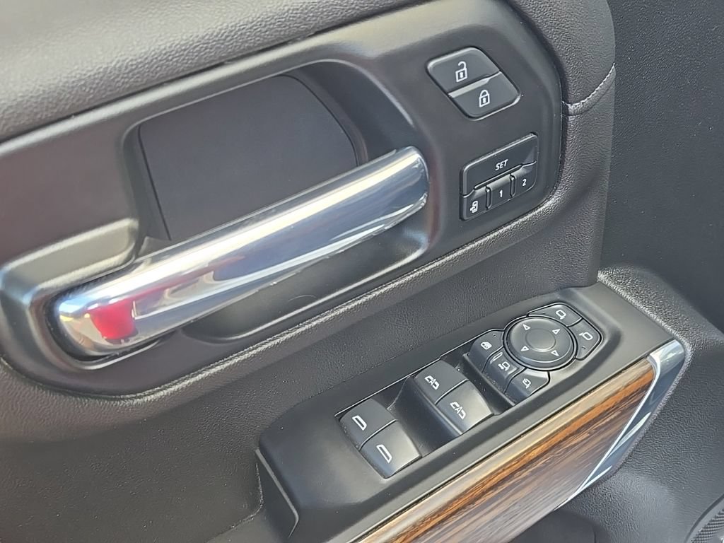 Used 2022 Chevrolet Silverado 2500 High Country w/ Technology Package AWD/4WD image 13