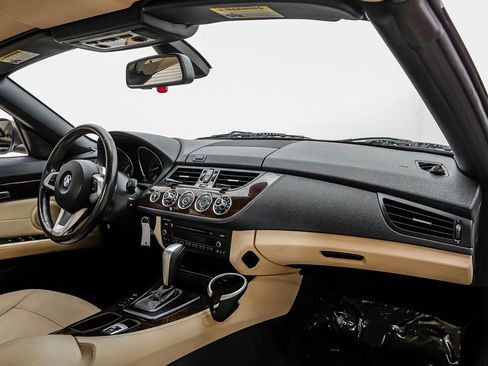 Used 2011 BMW Z4 sDrive30i w/ Premium Pkg RWD image 14