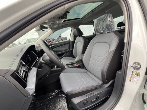 New 2026 Volkswagen Jetta SEL FWD image 10
