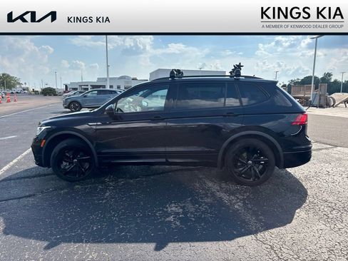 Used 2023 Volkswagen Tiguan SE R-Line AWD/4WD image 15
