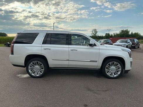 Used 2019 Cadillac Escalade Platinum AWD/4WD image 34
