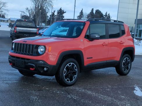 Used 2017 Jeep Renegade Trailhawk image 4