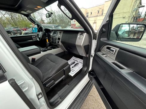 Used 2017 Ford Expedition XLT image 10