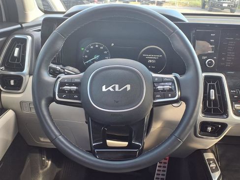 Certified 2024 Kia Sorento SX Prestige w/ Panoramic Sunroof Package AWD/4WD image 15