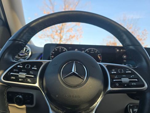 Certified 2023 Mercedes-Benz GLB 250 4MATIC image 27