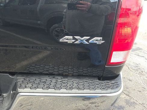 Used 2021 RAM 1500 Classic SLT image 11