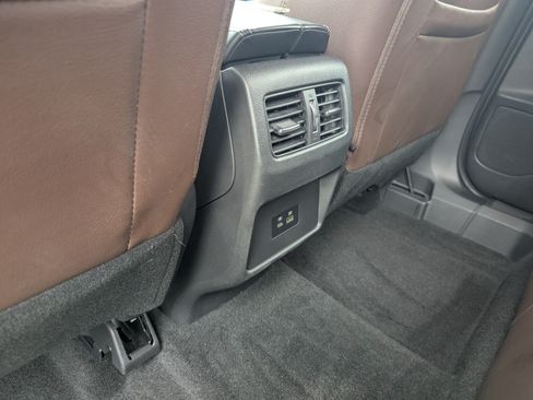 Used 2023 Nissan Rogue SV FWD image 28