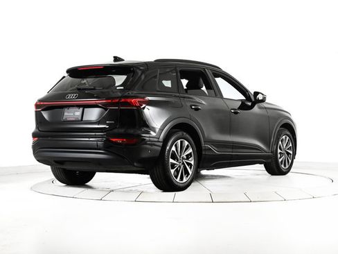 Certified 2025 Audi Q6 e-tron Prestige AWD/4WD image 5