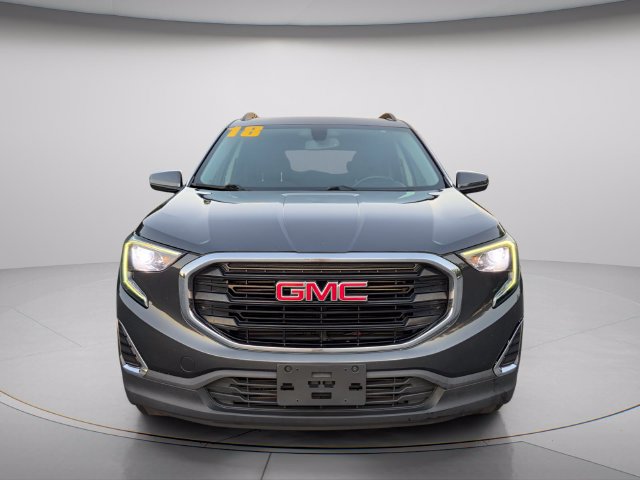 Used 2018 GMC Terrain SLE w/ Driver Convenience Package FWD image 4