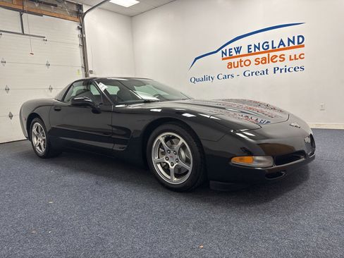 Used 2003 Chevrolet Corvette Coupe w/ Preferred Equipment Group RWD image 4