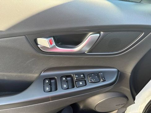 Certified 2023 Hyundai Kona Limited AWD/4WD image 5