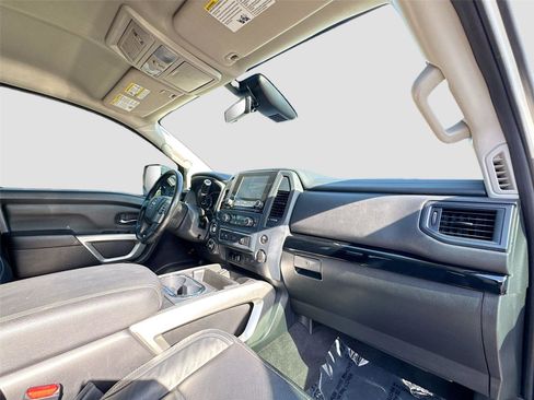 Used 2023 Nissan Titan SV w/ SV Convenience Package image 25