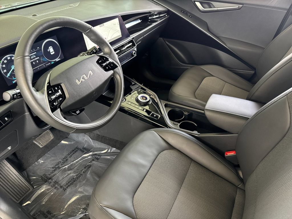 Used 2023 Kia Niro Wind w/ Wind Preserve Package FWD image 9