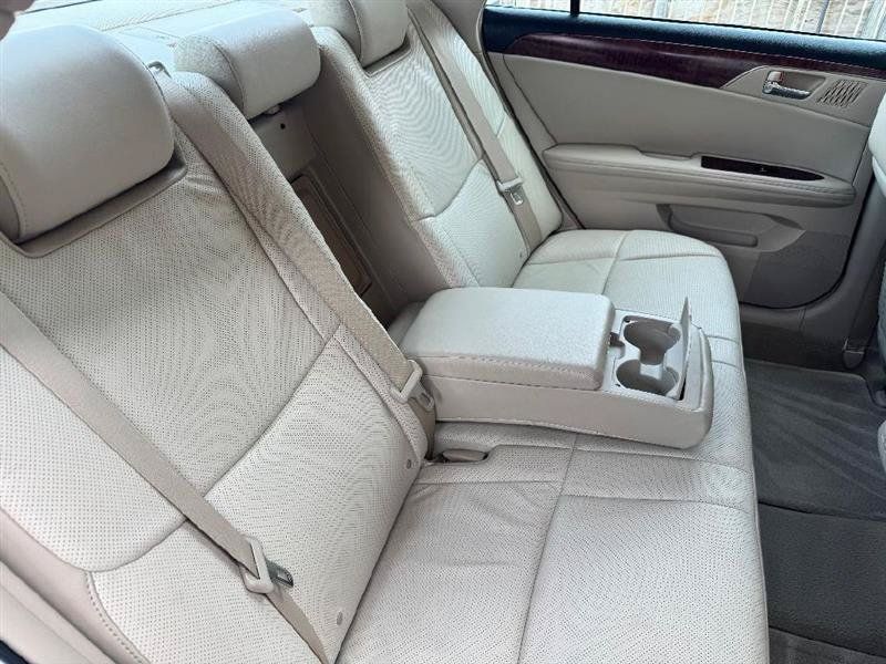 Used 2011 Toyota Avalon Limited FWD image 30