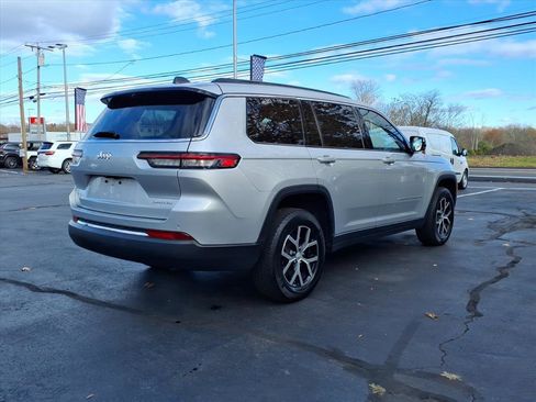 Certified 2024 Jeep Grand Cherokee L Limited w/ Luxury Tech Group II image 3