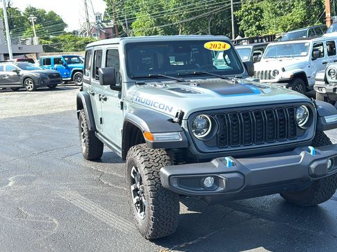 Used 2024 Jeep Wrangler Unlimited Rubicon 4xe w/ Safety Group AWD/4WD image 13